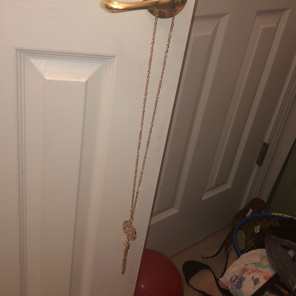 Long gold necklace statement piece - Picture 3 of 4